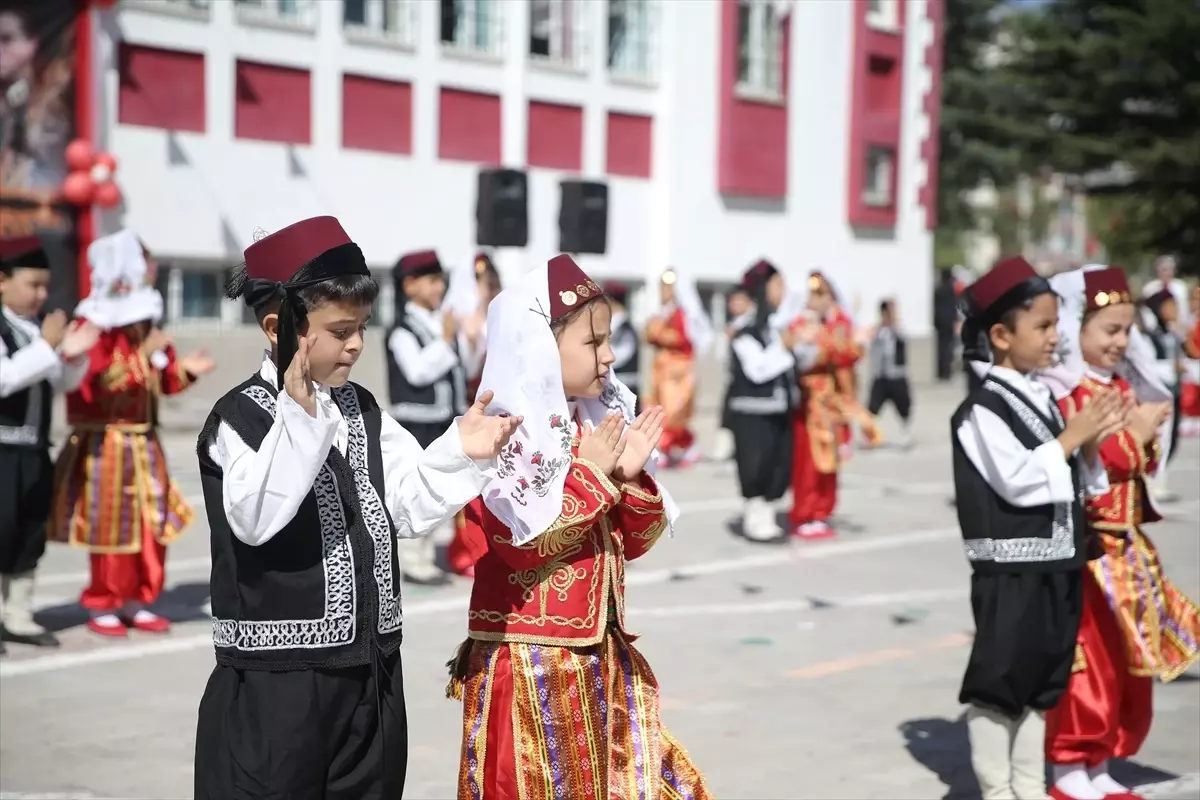 Niğde\'de İlköğretim Haftası Töreni Düzenlendi