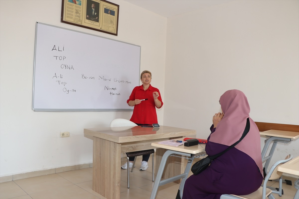 70 Yaşında Okuryazar Oldu