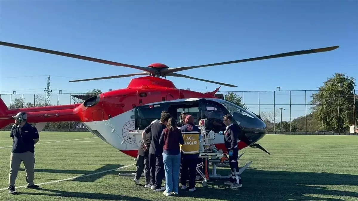 Bebek Helikopterle Hastaneye Sevk Edildi