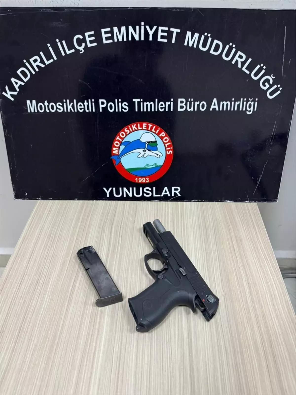 Kadirli\'de Narkotik Operasyonu: 8 Tutuklama