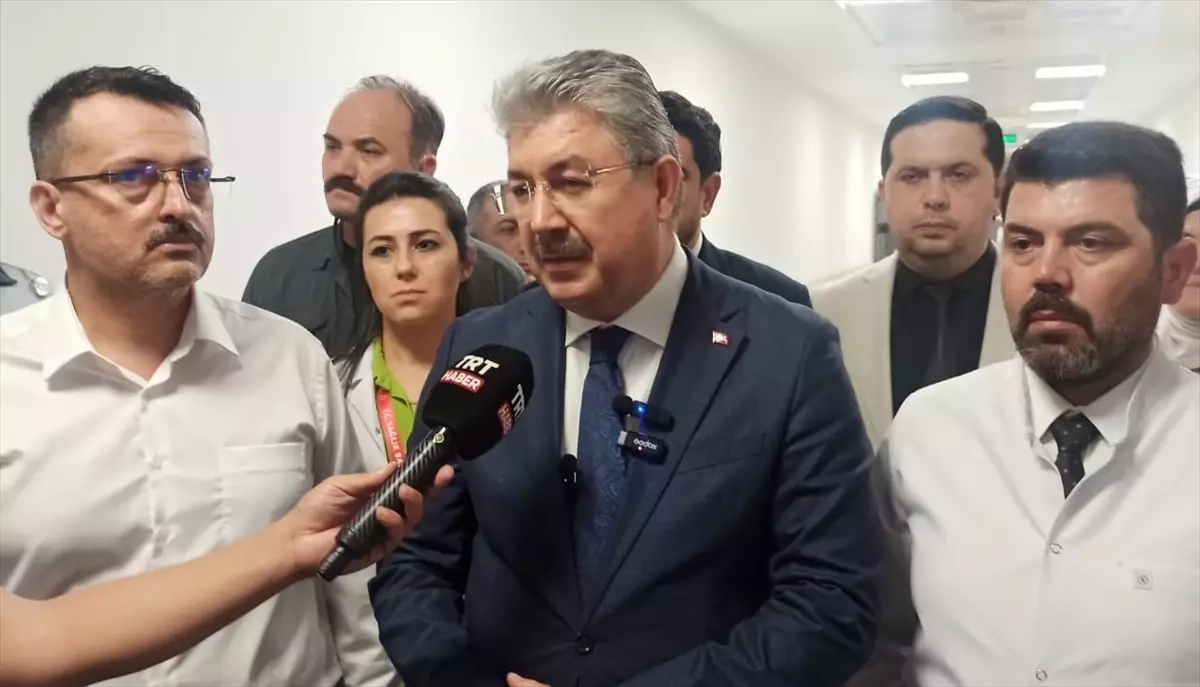 Osmaniye Valisi Yılmaz, kazada yaralanan işçileri ziyaret etti