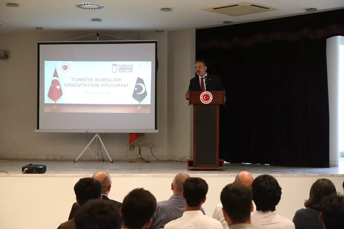 Pakistan\'da Türkiye Bursları Oryantasyonu