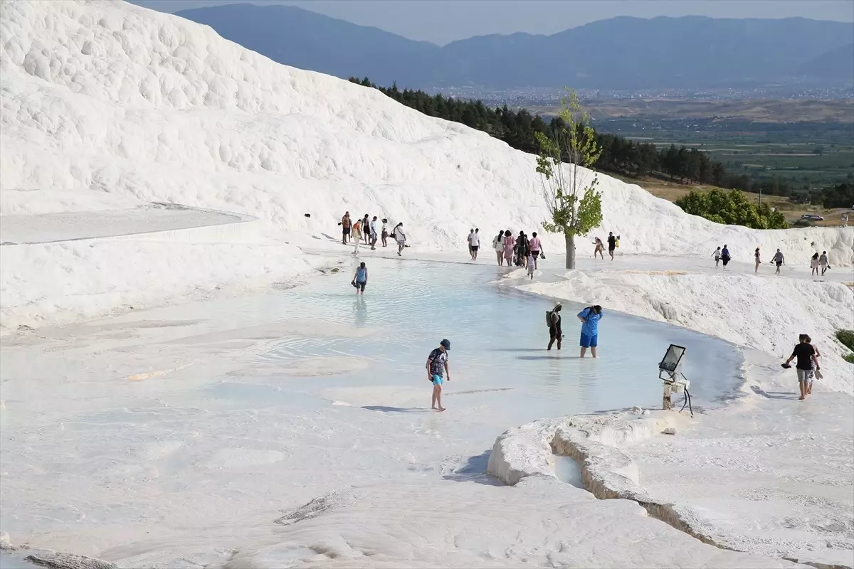 Pamukkale Bayramda Dolup Taşıyor