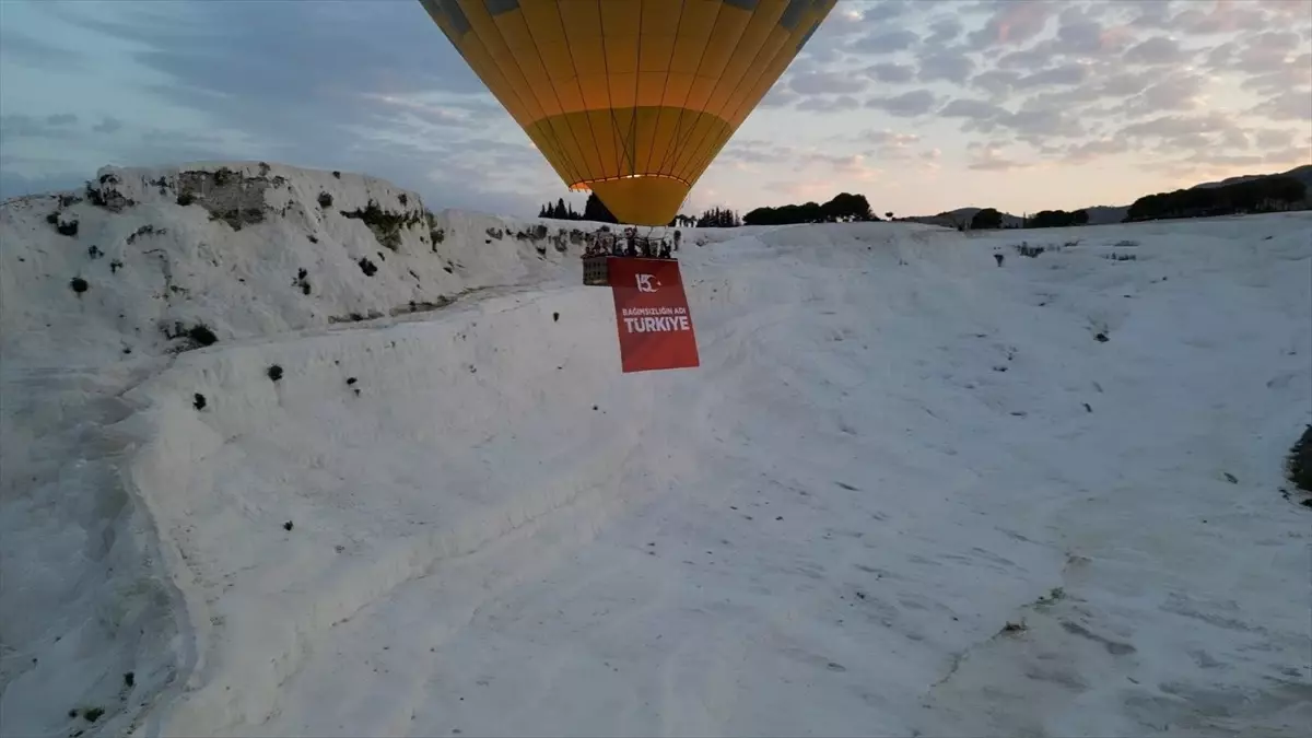 Pamukkale’de Balonlarla 15 Temmuz Kutlaması