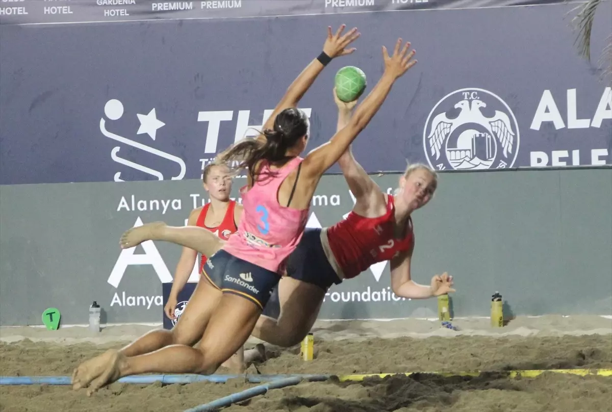 EHF Plaj Hentbolu Şampiyonu Almanya ve İspanya