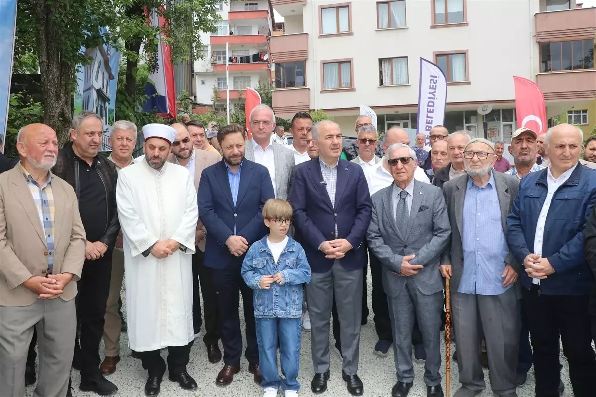 Rize\'de Yeni Camii Temeli Atıldı