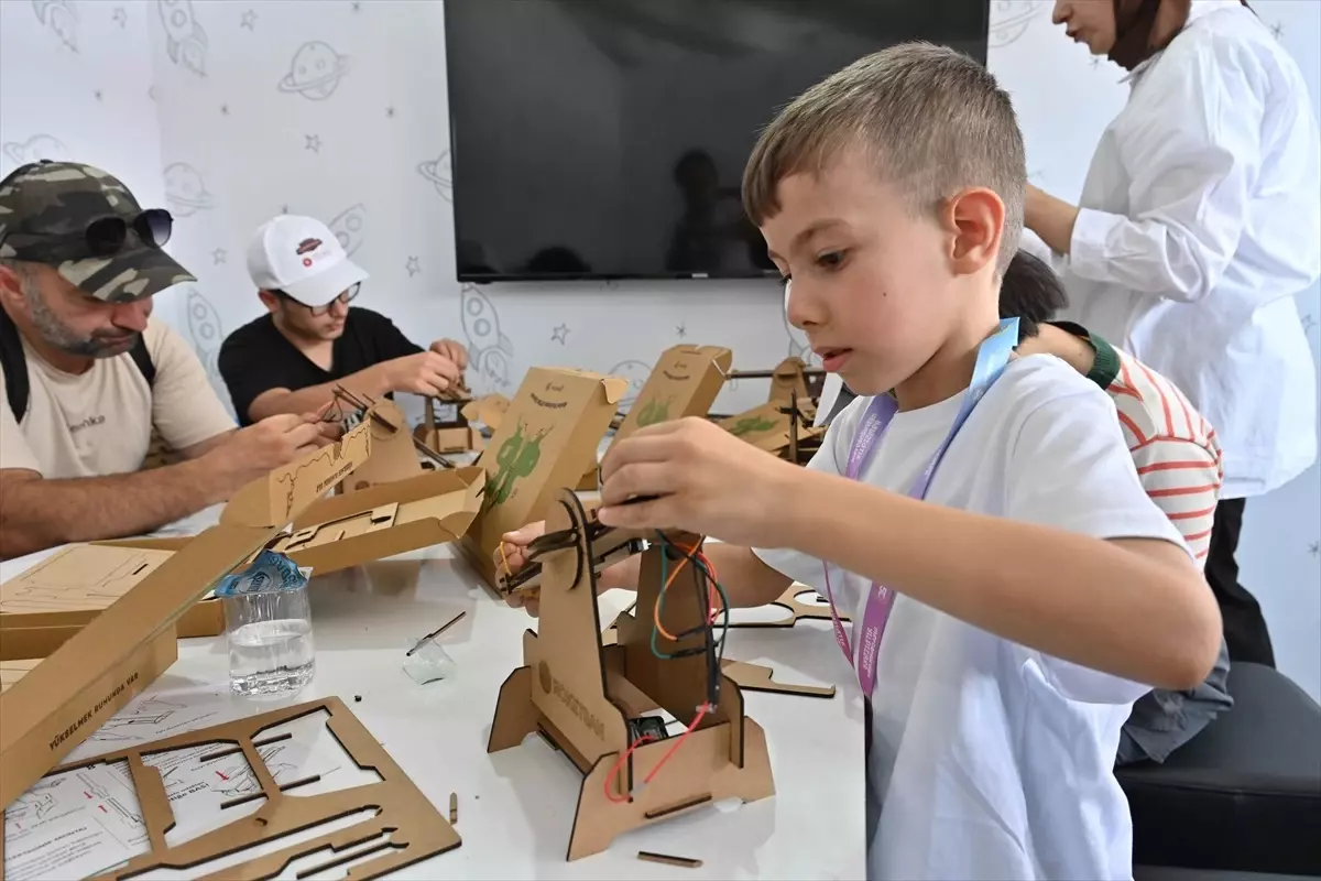 Roketsan, TEKNOFEST\'te Gençleri Destekliyor