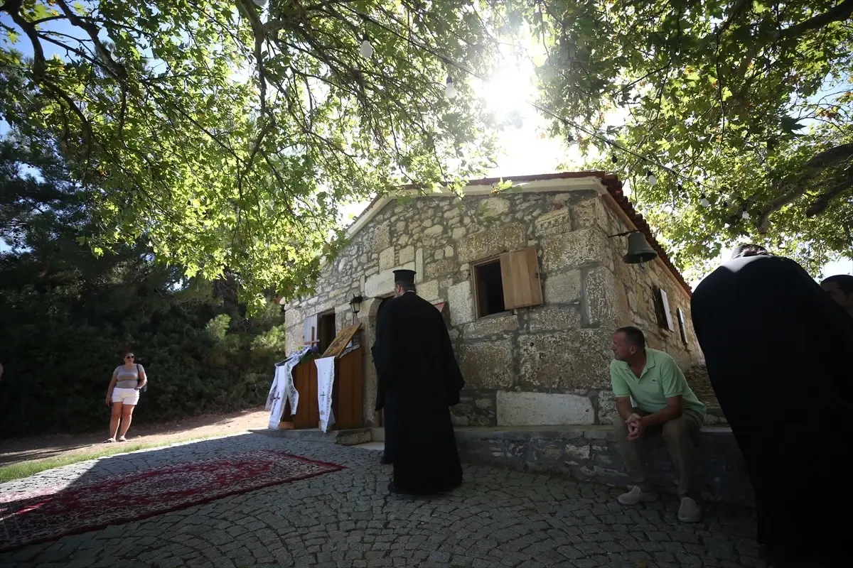Bozcaada\'da Aya Paraskevi Ayini