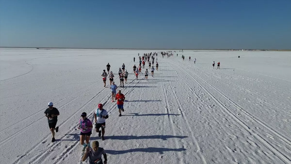 Tuz Gölü\'nde Ultra Trail Maratonu Başladı