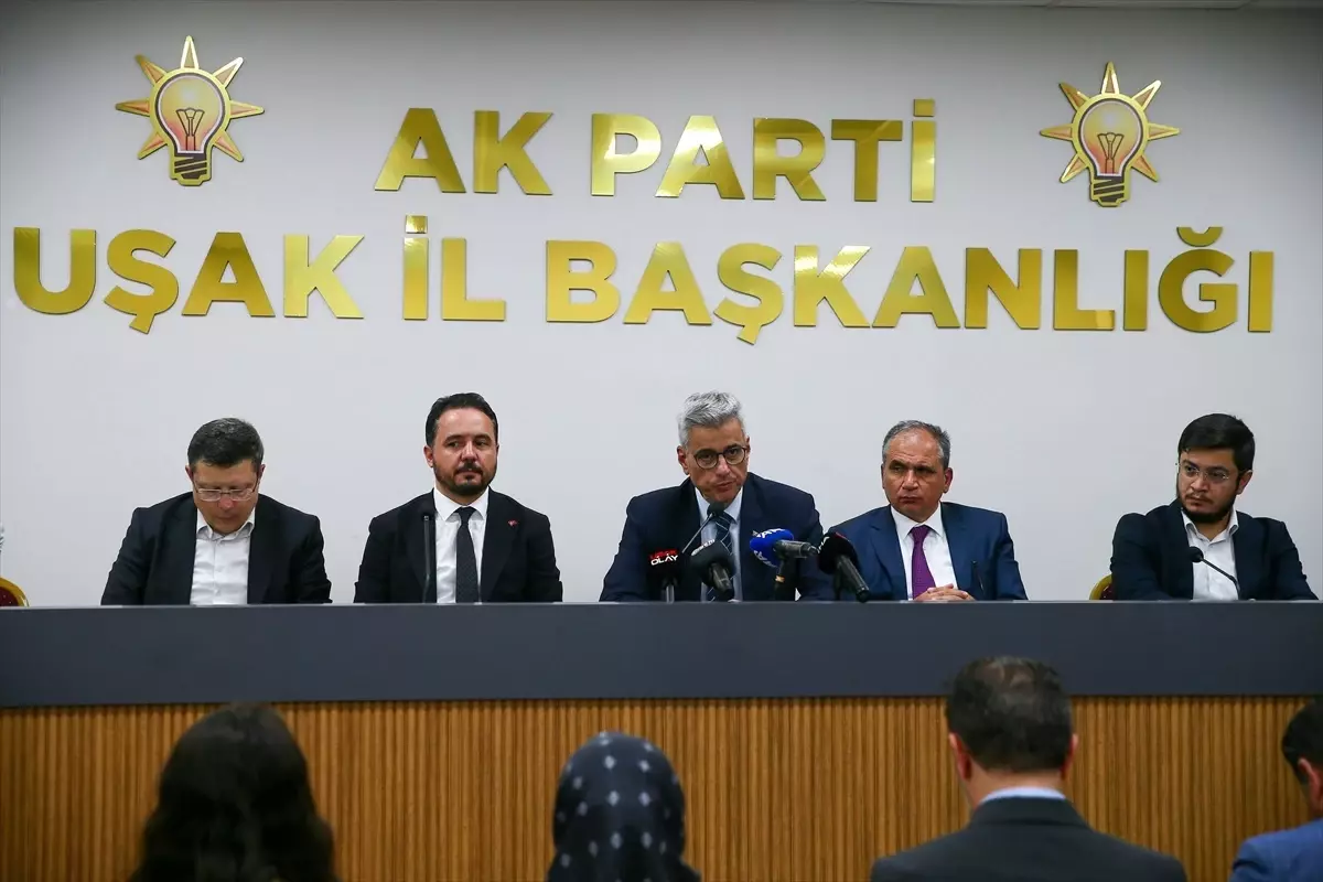 Sağlık Bakanı Memişoğlu, AK Parti Uşak İl Başkanlığı\'nda konuştu Açıklaması