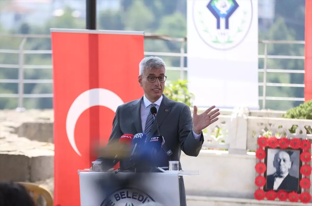 Sağlık Bakanı Memişoğlu, Rize\'de merhum Belediye Başkanı Ekrem Orhon\'u anma törenine katıldı