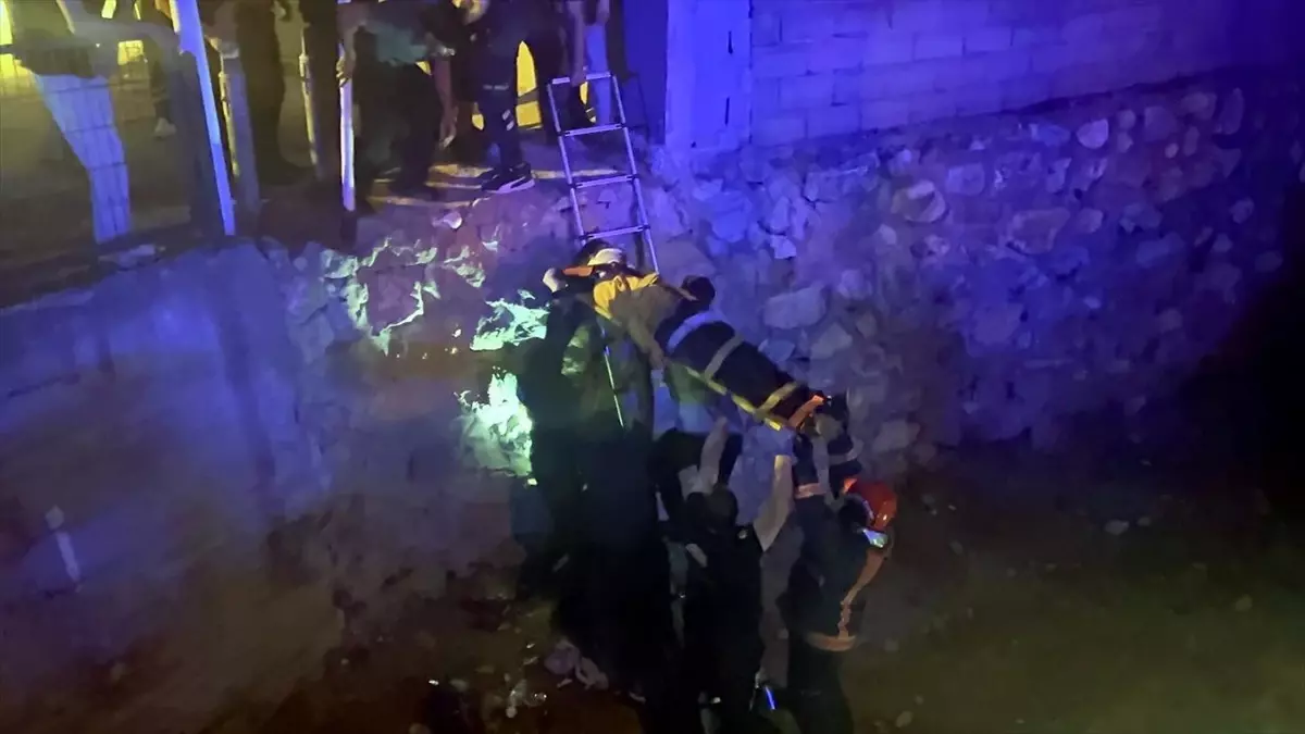 Motosiklet Dereye Yuvarlandı