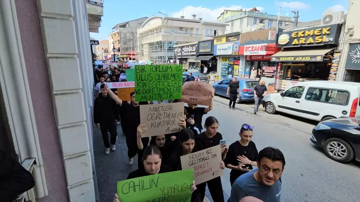 Sakarya\'da öğretmeni darbeden veli ile arkadaşına adli kontrol