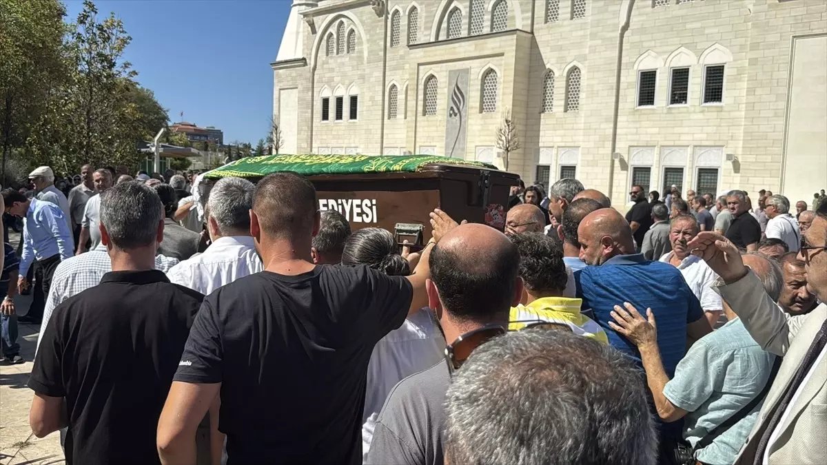 Hendek\'teki Kazada Ölen Çiftin Cenazesi Zonguldak\'ta