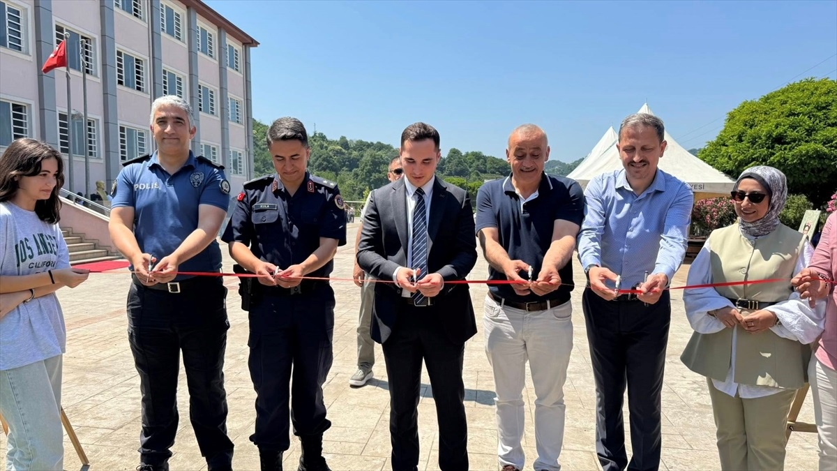 Salıpazarı\'nda Teknoloji ve Sanat Sergisi