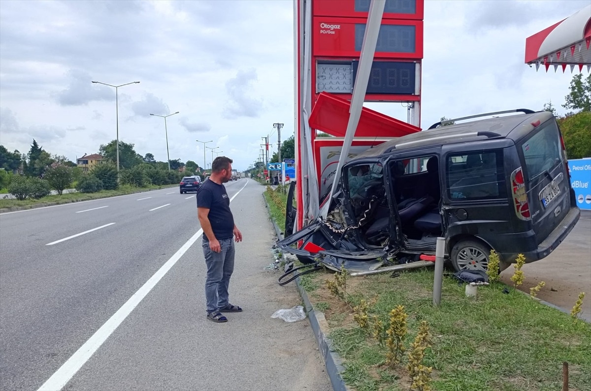 Samsun\'da Trafik Kazası: 3 Yaralı