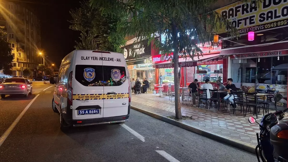Bafra\'da Bıçaklı Kavga: 2 Yaralı