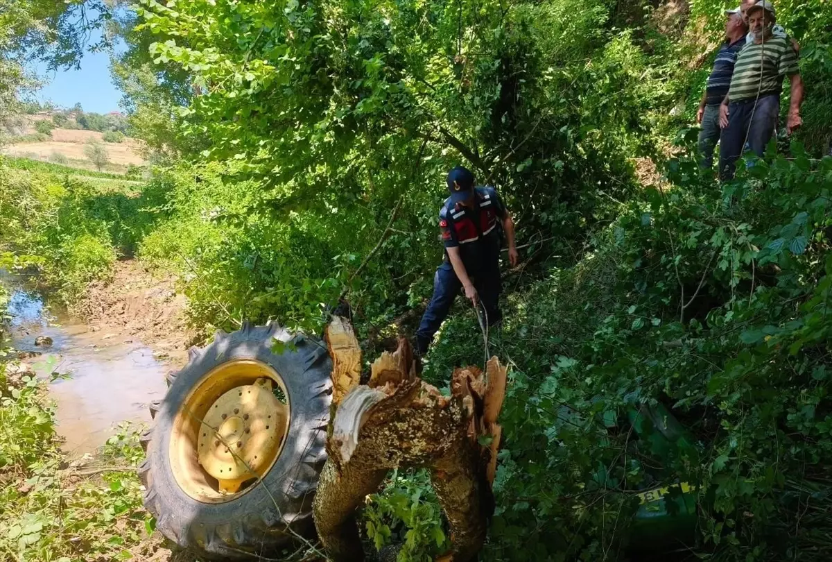 Alaçam\'da Traktör Devrildi, Sürücü Hayatını Kaybetti