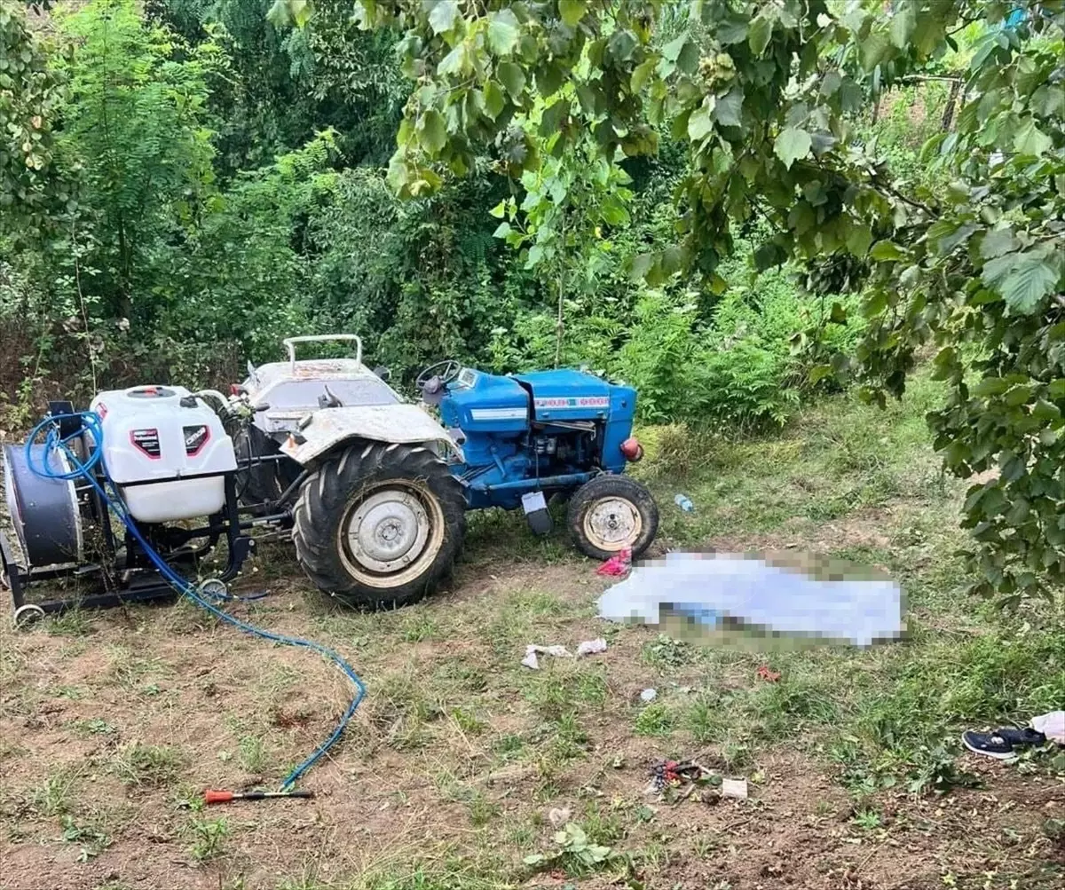 Traktör Devrildi, Sürücü Hayatını Kaybetti