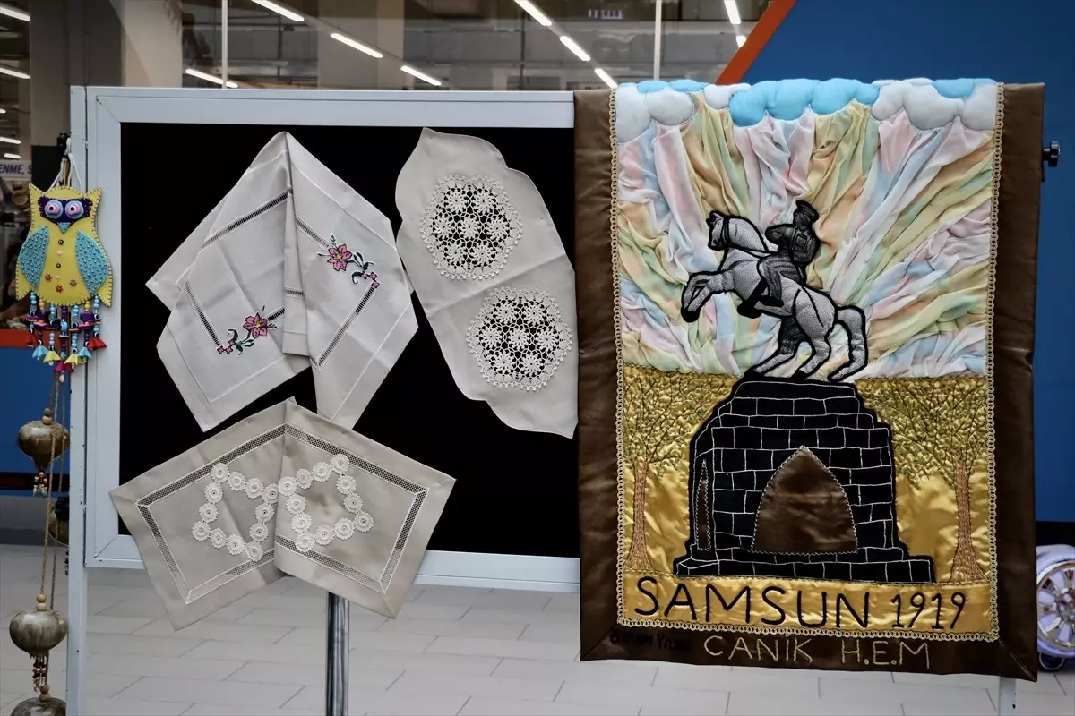 Samsun\'da Kadınların El Emeği Sergilendi