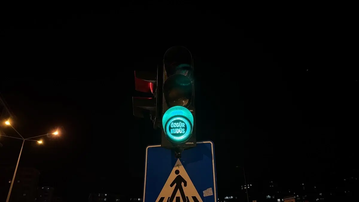 Samsun\'da Trafik Işıklarında Protesto