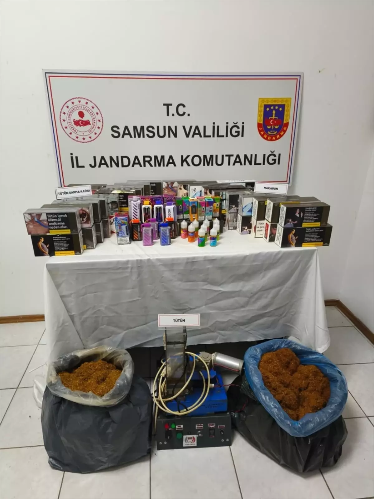 Samsun\'da Kaçak Tütün Operasyonu: 4 Zanlı Yakalandı