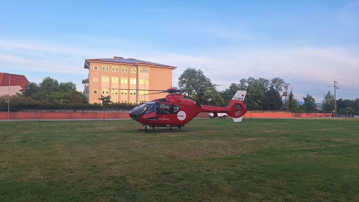 Kalp Krizi Geçiren Hasta Ambulans Helikopterle Hastaneye Ulaşıldı