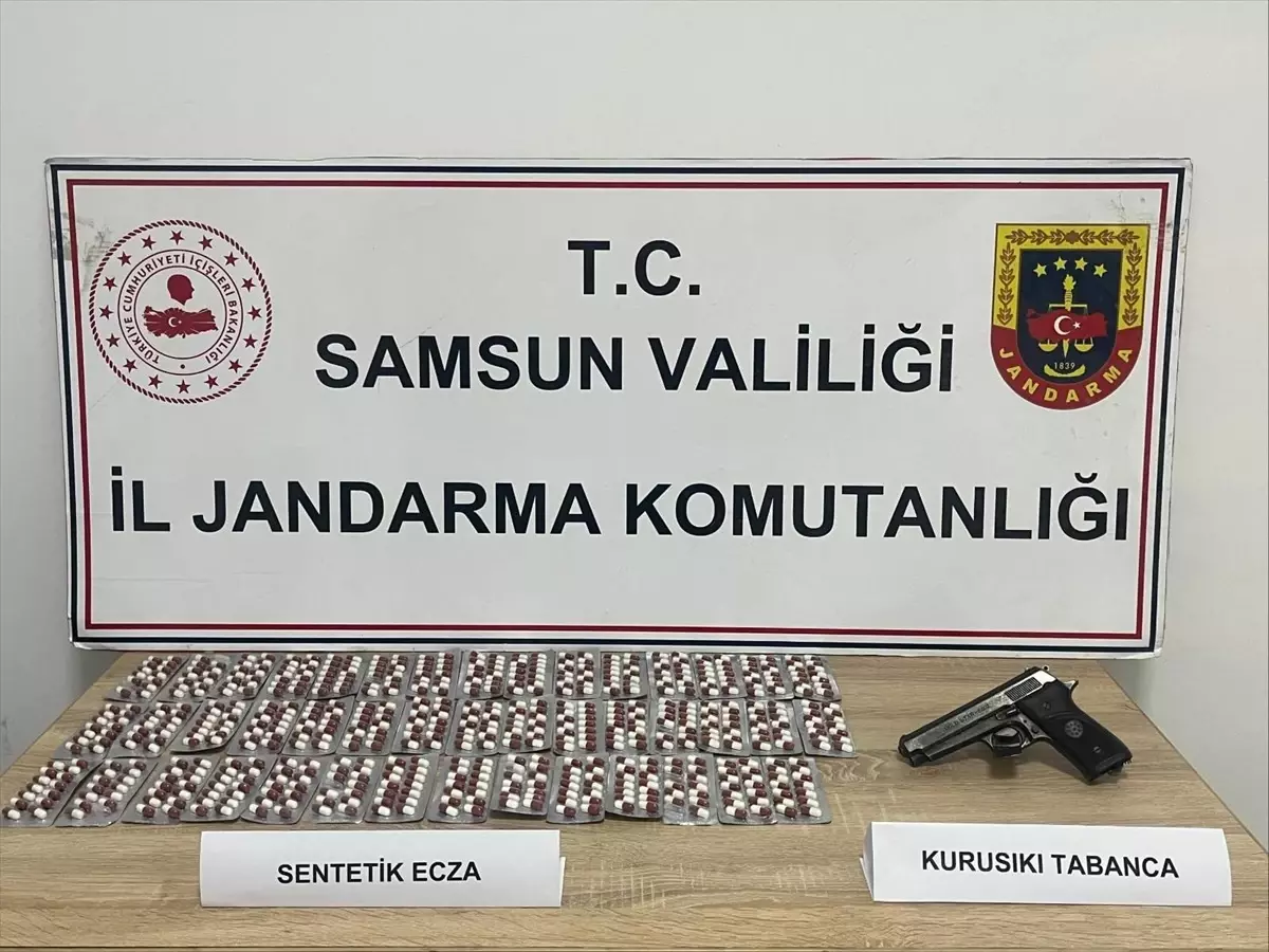 Kavak\'ta Uyuşturucu Operasyonu: 608 Hap Ele Geçirildi