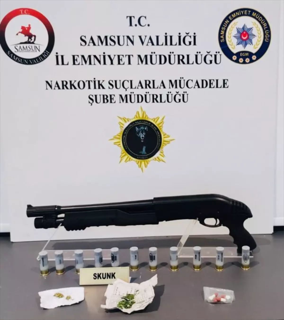İlkadım\'da Silah ve Uyuşturucu Operasyonu