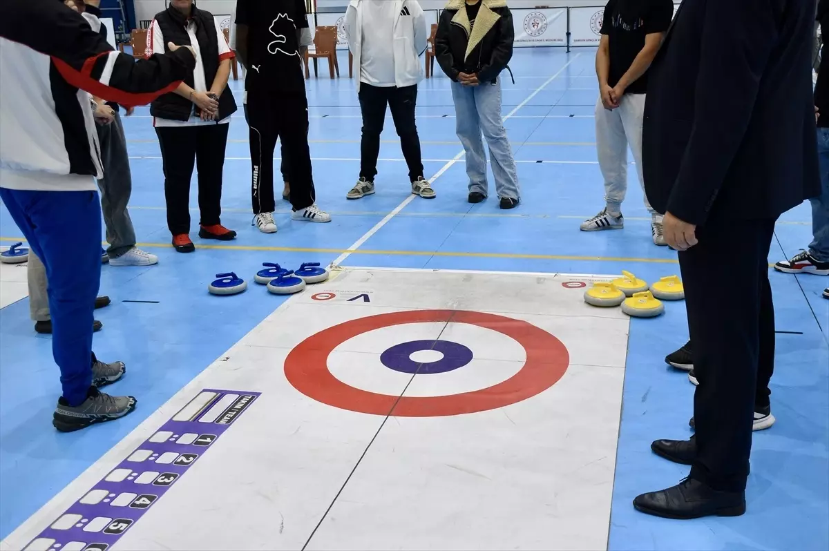 Samsun\'da Suça Sürüklenen Çocuklara Floor Curling Eğitimi