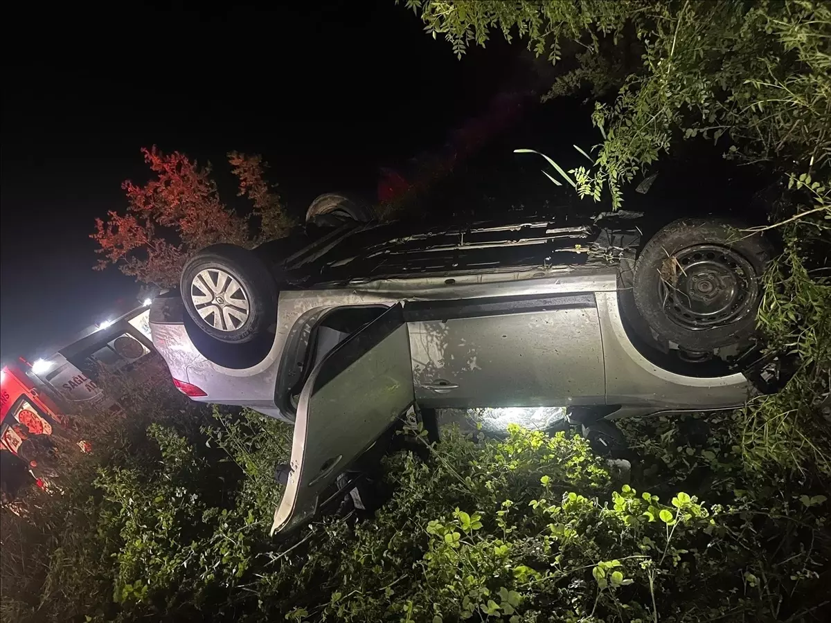 Bafra\'da Otomobil Devrildi, Sürücü Yaralı