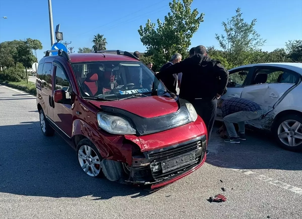 Çarşamba\'da Trafik Kazası: 4 Yaralı