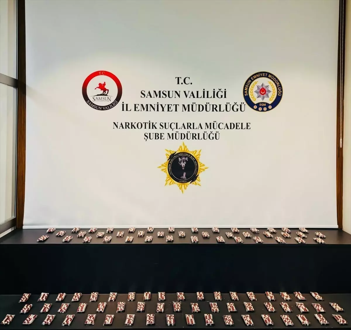 Samsun\'da Uyuşturucu Operasyonu: 2.300 Ecza Ele Geçirildi