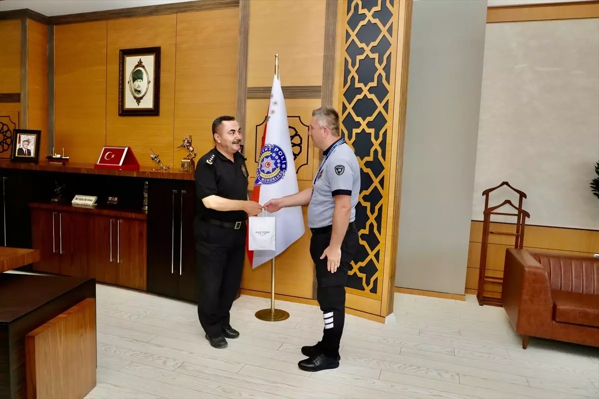 Güvenlik Görevlisi Dolandırıcılığı Önledi