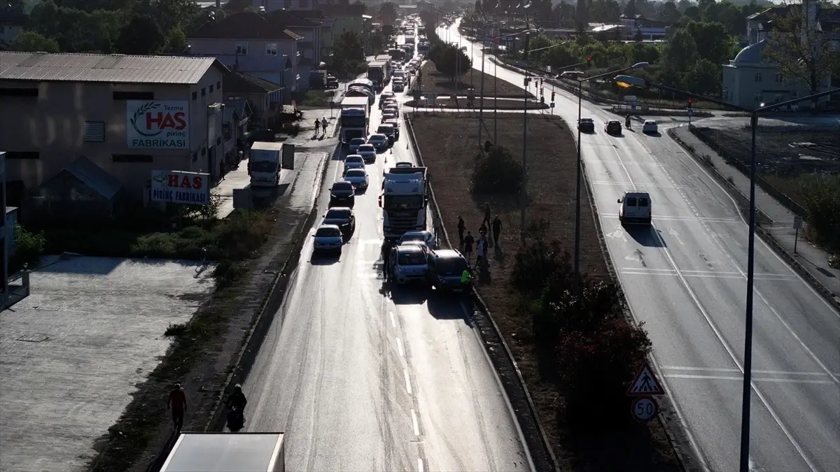 Samsun\'da Zincirleme Kaza: Trafik Yoğunluğu
