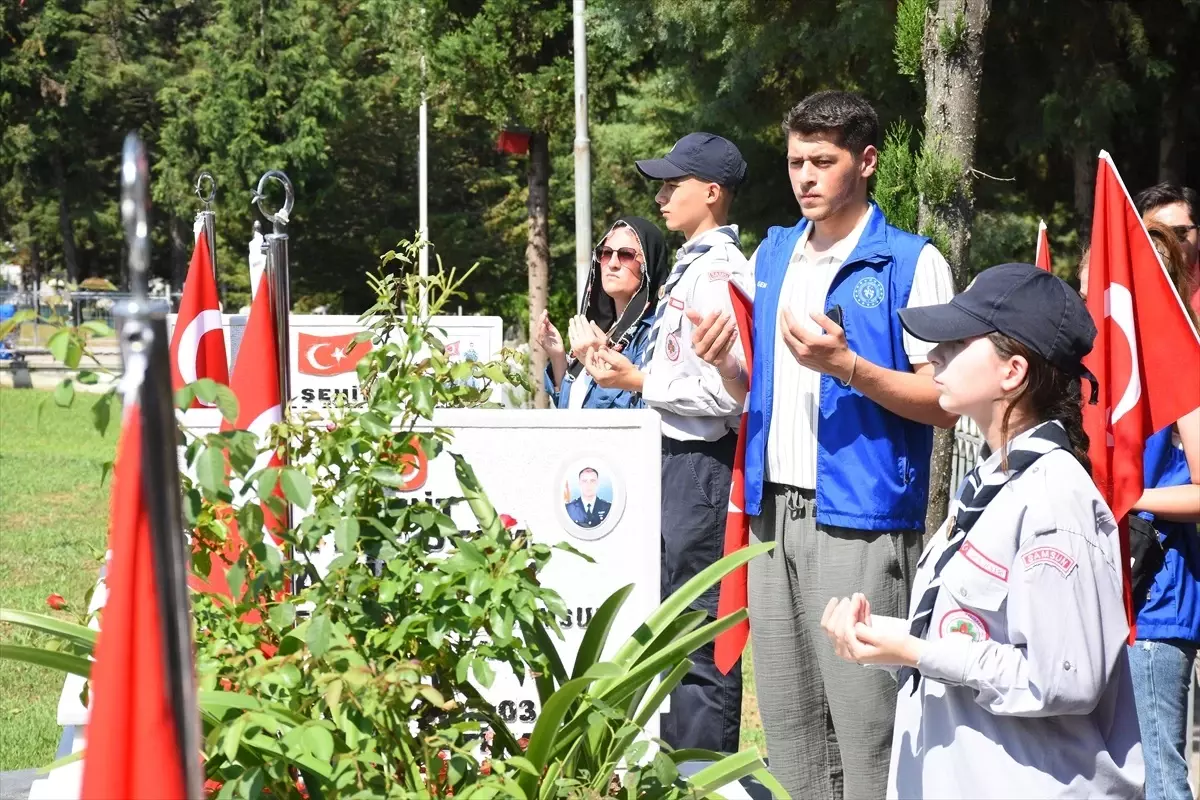 Samsun ve çevre illerde 15 Temmuz dolayısıyla şehitlikler ziyaret edildi