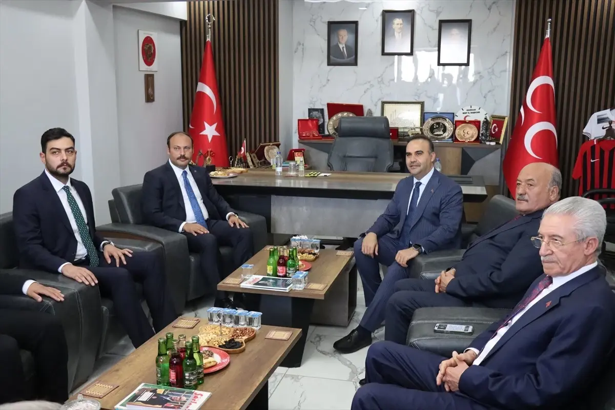 Bakan Kacır Erzincan\'da Ziyaretlerde Bulundu