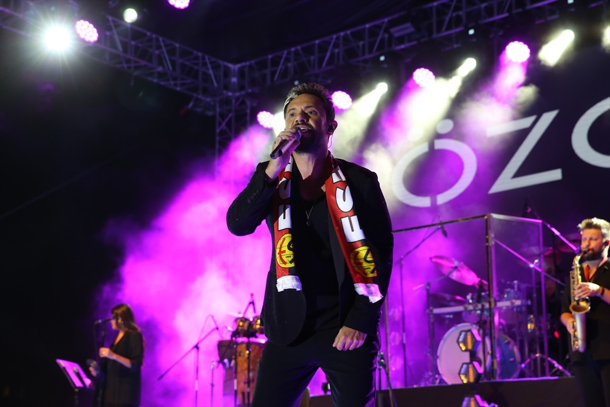 Özgün Uğurlu, Eskişehir Kurtuluşu\'nu Konserle Kutladı