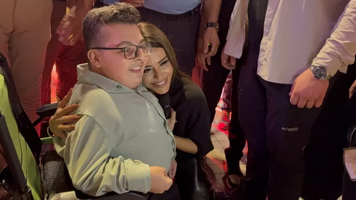 Simge Sağın İncir Festivalinde Sahne Aldı