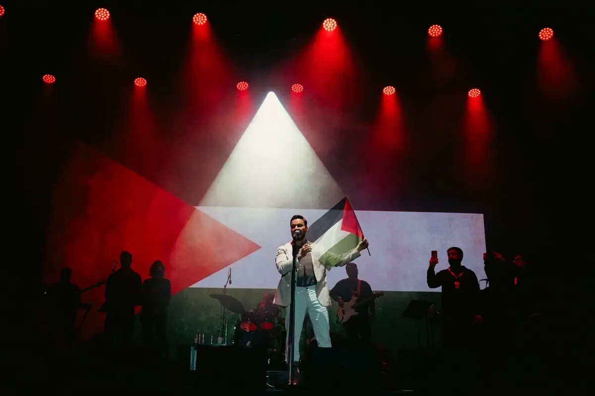 Sinan Akçıl Bitlis\'te Konser Verdi