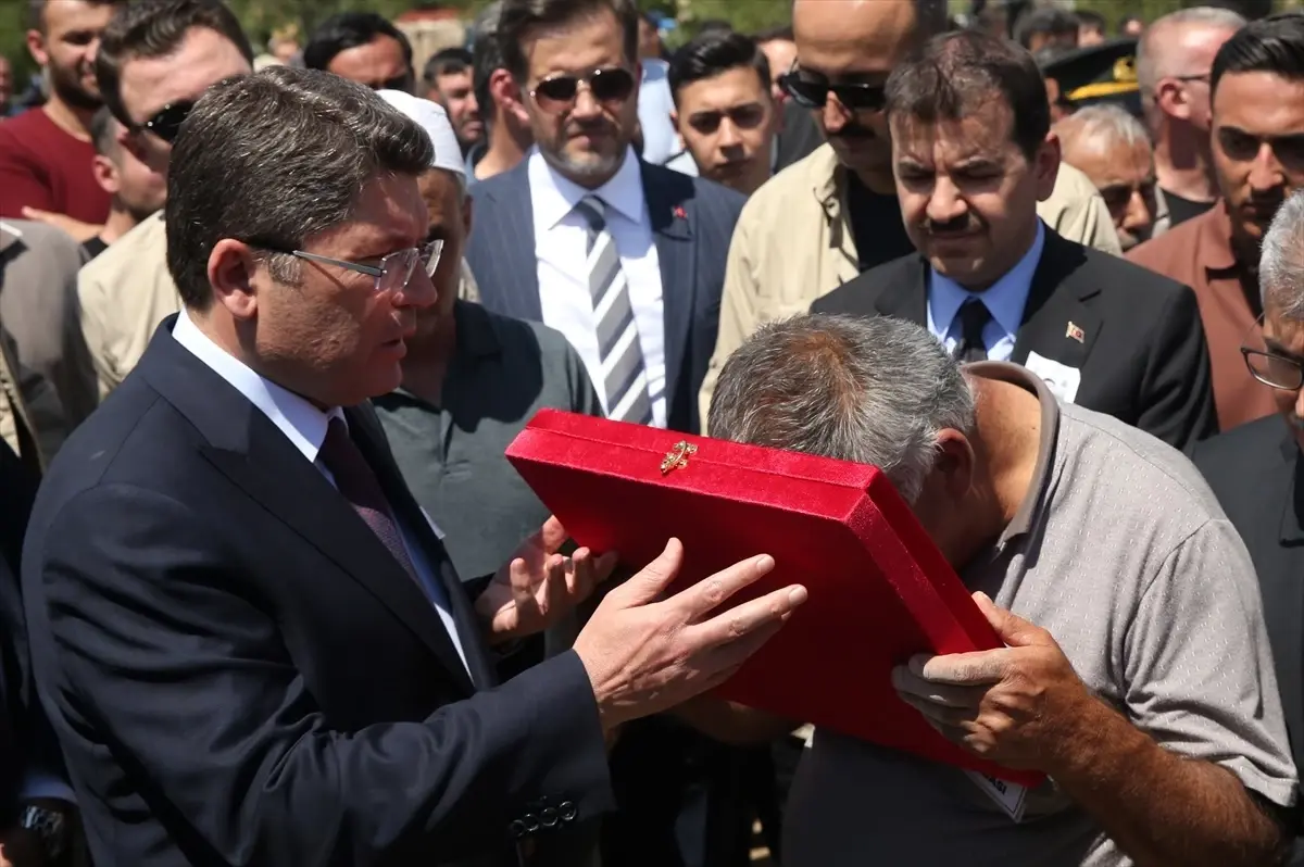 Şehit Piyade Uzman Çavuş Enver Yaman, Niğde\'de son yolculuğuna uğurlandı