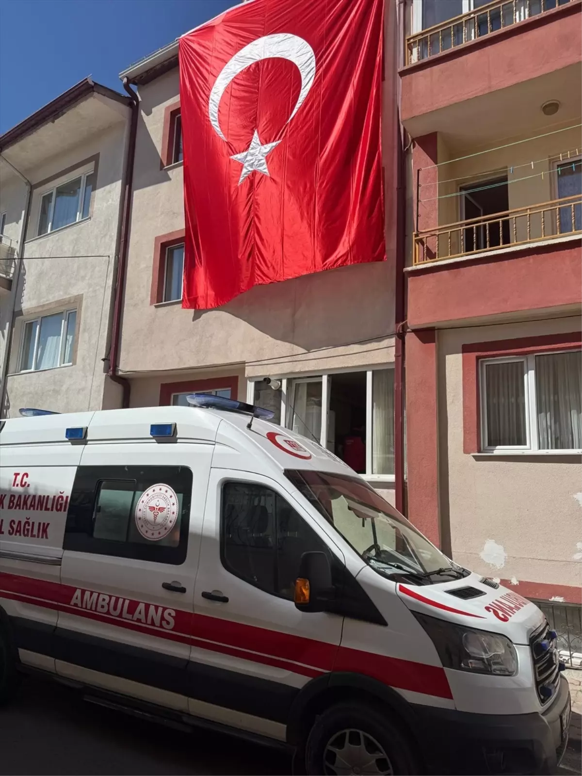 Şehit Uzman Çavuş Ümit Üzüm\'ün Acı Haberi