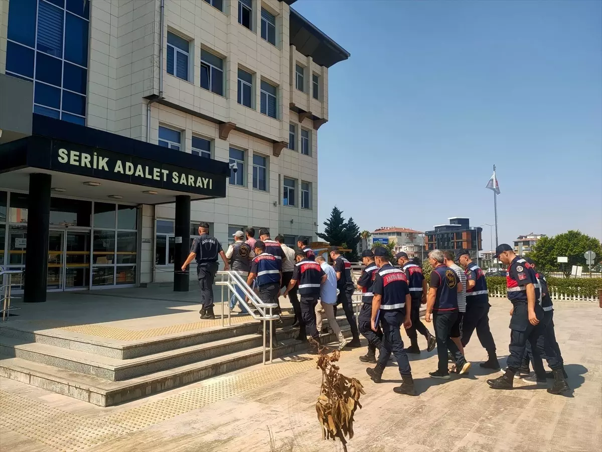 Serik\'te 7 Suçlu Tutuklandı