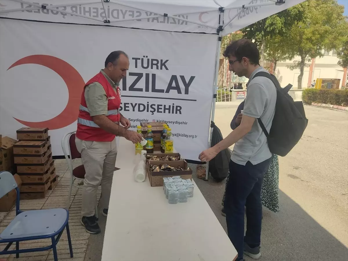 Kızılay\'dan Öğrencilere Hoşgeldin İkramı