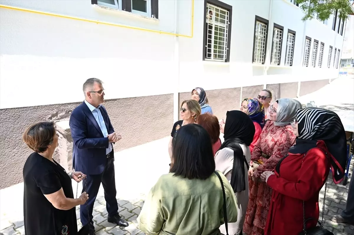 Seydişehir\'de Yıl Sonu Sergisi Açıldı
