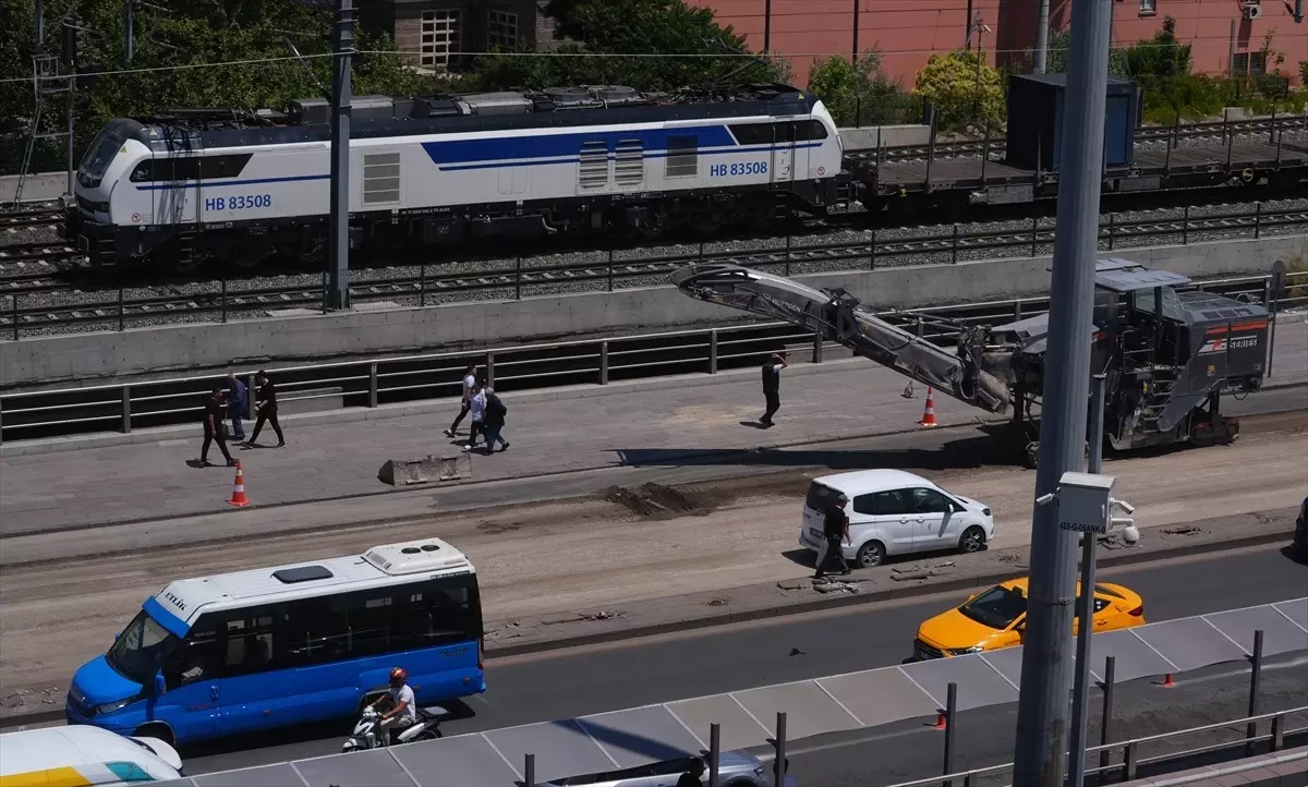 Sıhhiye Köprüsü\'nde Trafik Yoğunluğu