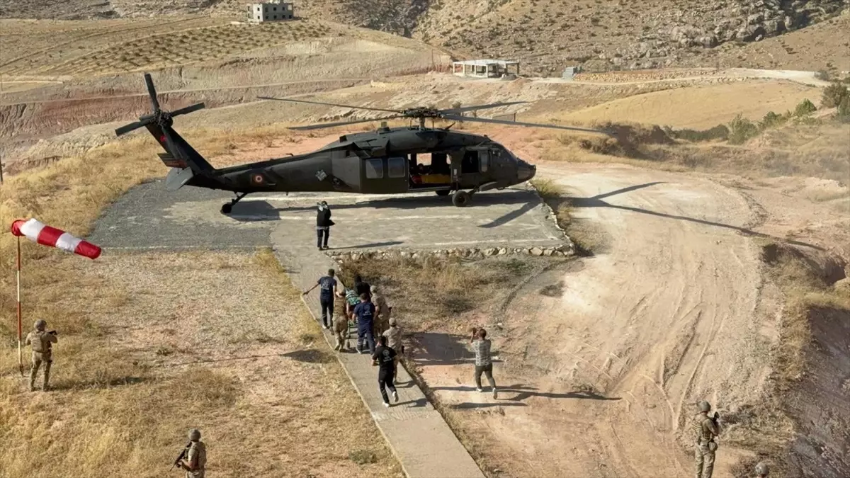 Eruh\'ta İş Kazası: Yaralı İşçi Helikopterle Hastaneye Ulaştırıldı