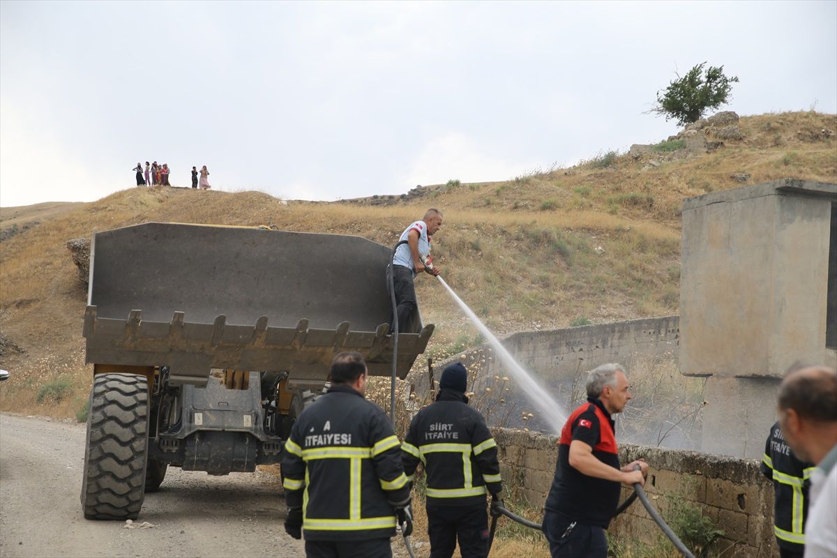 Siirt\'te Anız Yangını Kontrol Altına Alındı