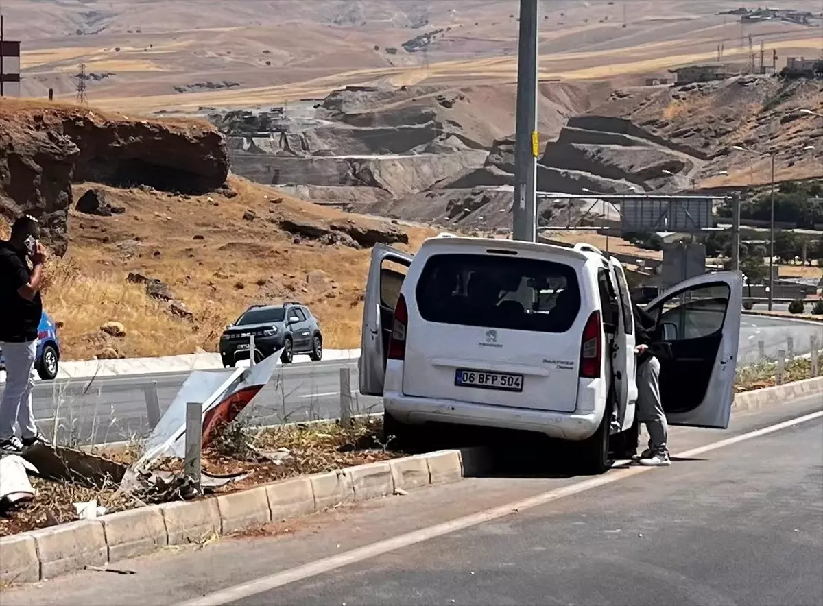Siirt\'te Trafik Kazası: 4 Yaralı