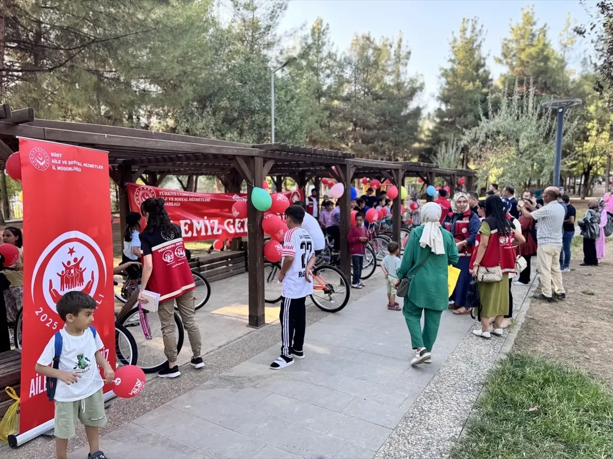 Siirt\'te ODES Projesi kapsamında başarılı 20 öğrenciye bisiklet hediye edildi